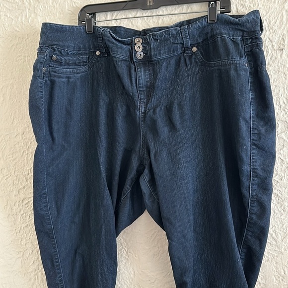 Torrid Plus Size Skinny Jeggings Dark Wash Rinse Jeans 24 Short Flaws - Picture 3 of 9